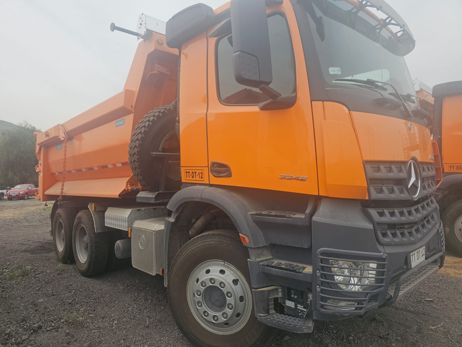 MERCEDES BENZ AROCS 3342 2025