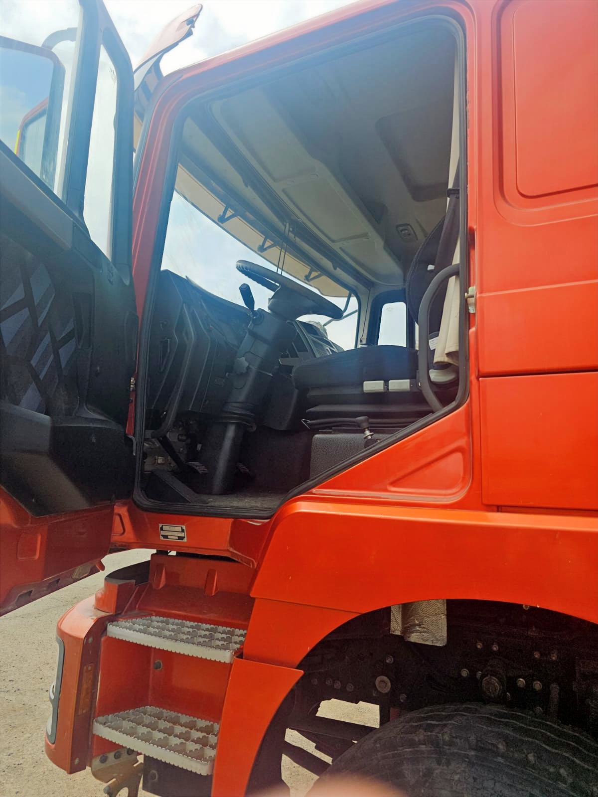 SHACMAN SX3318DT306C 2021