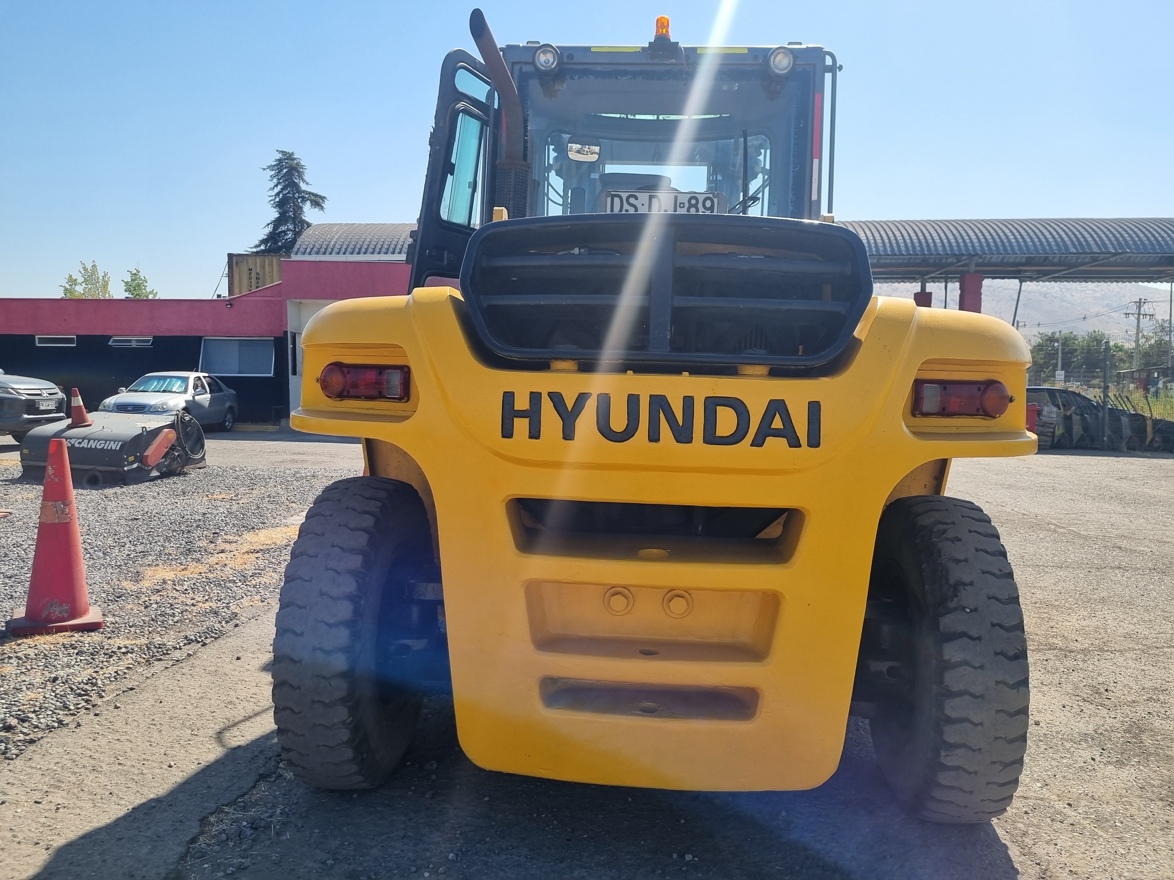 HYUNDAI 110D-7E 2012