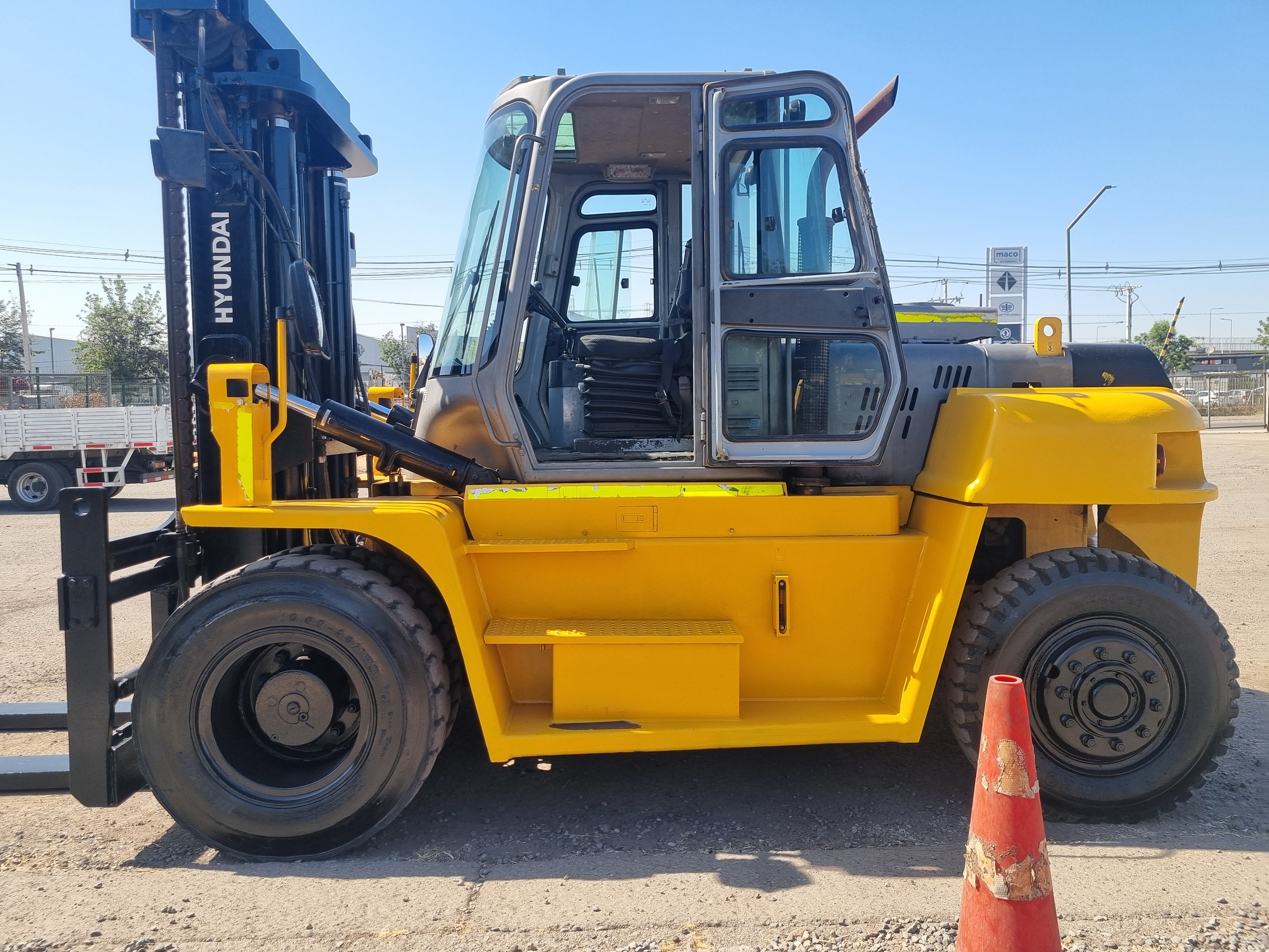 HYUNDAI 110D-7E 2012