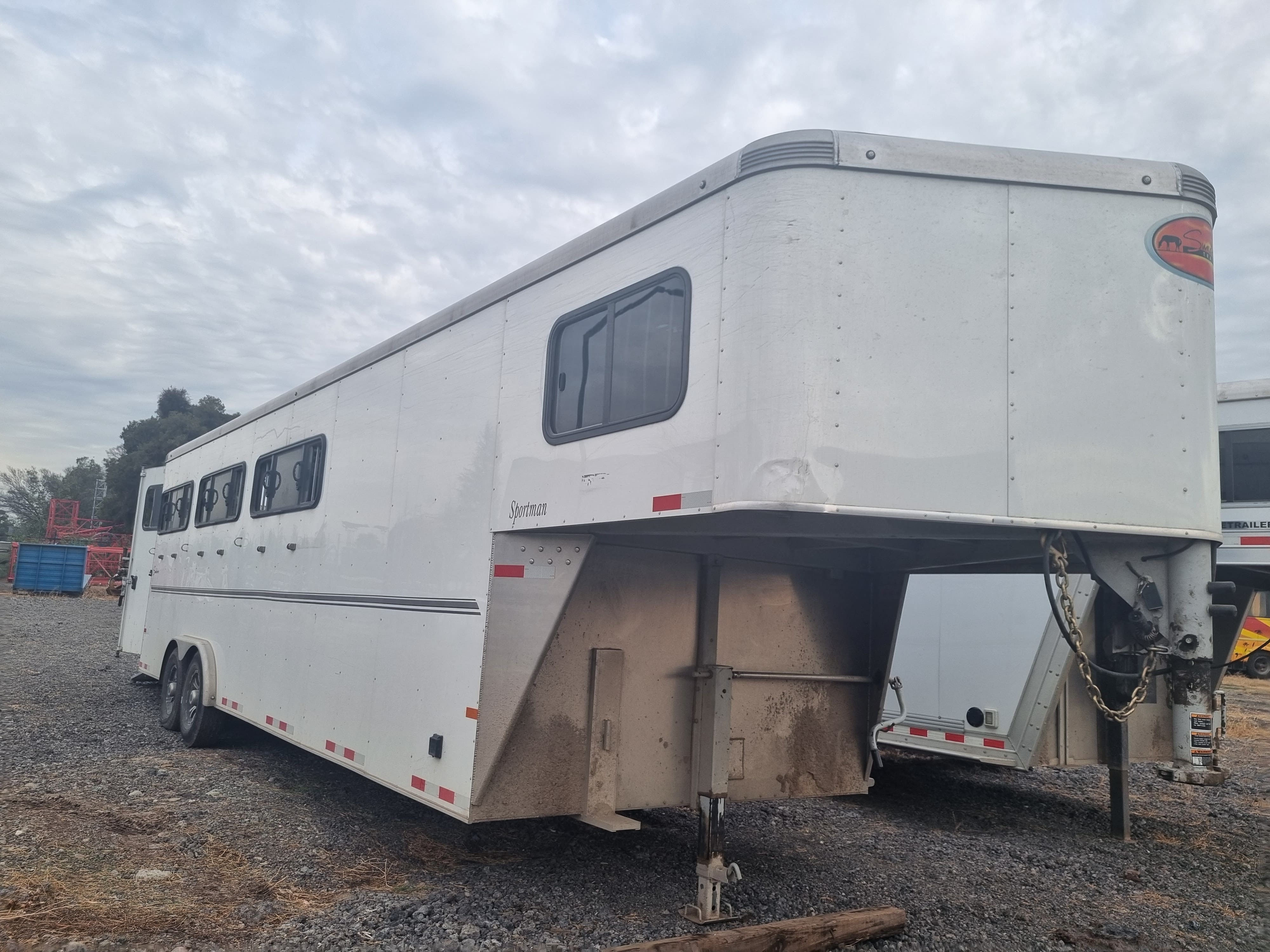 CABALLERIZA SUNDOWNERS TRAILERS SPORTMAN 6H GN 2022